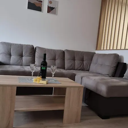 Apartment Orijent *